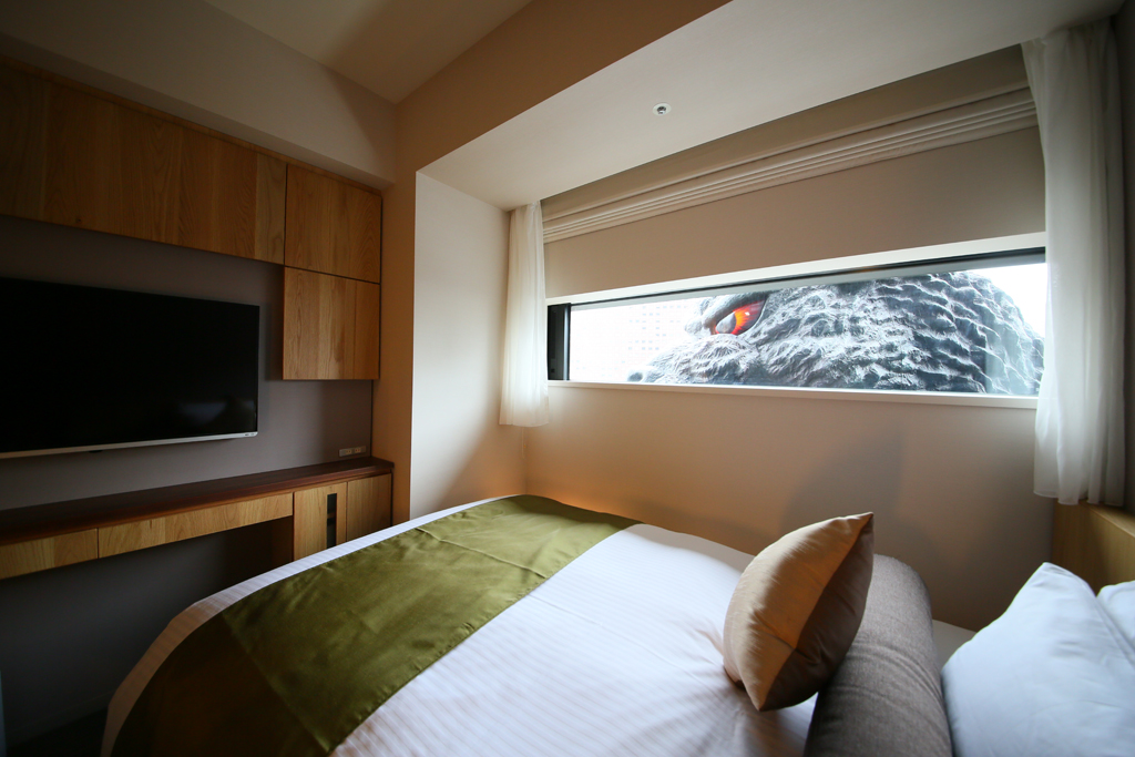 Hotel-Gracery-Shinjuku-Godzilla-View-Room