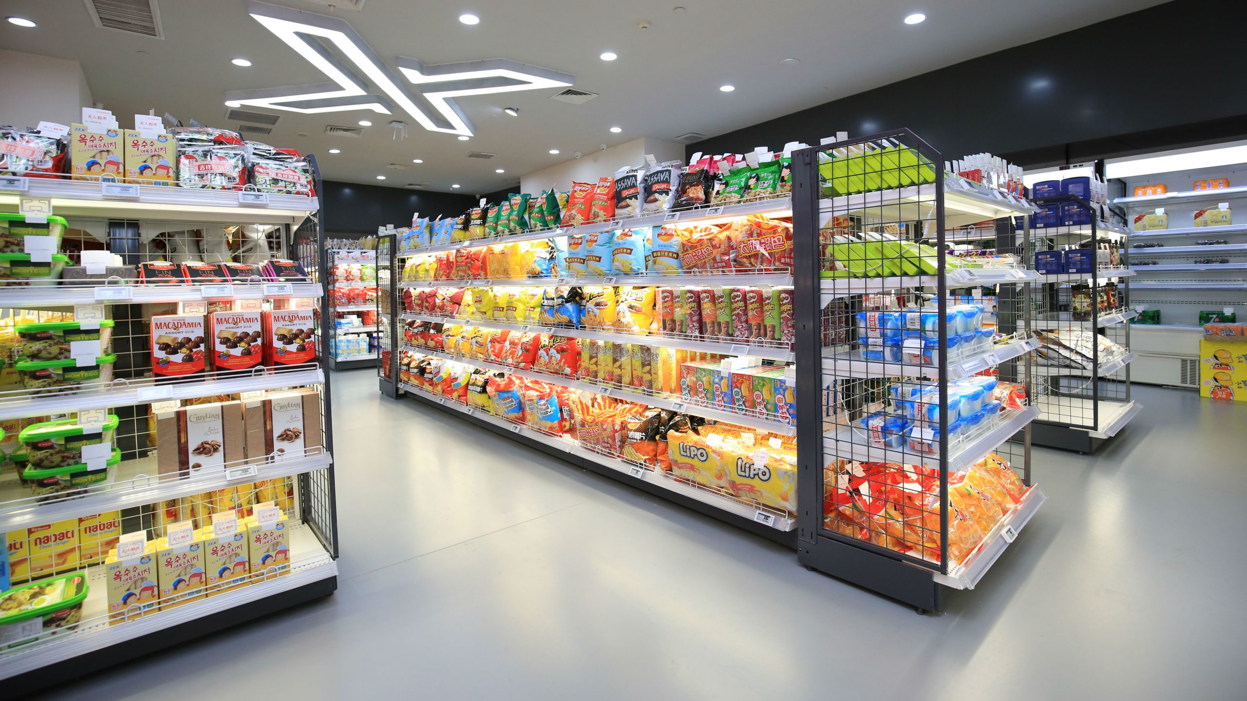 How a Professional Food Display Improves Your Supermarket